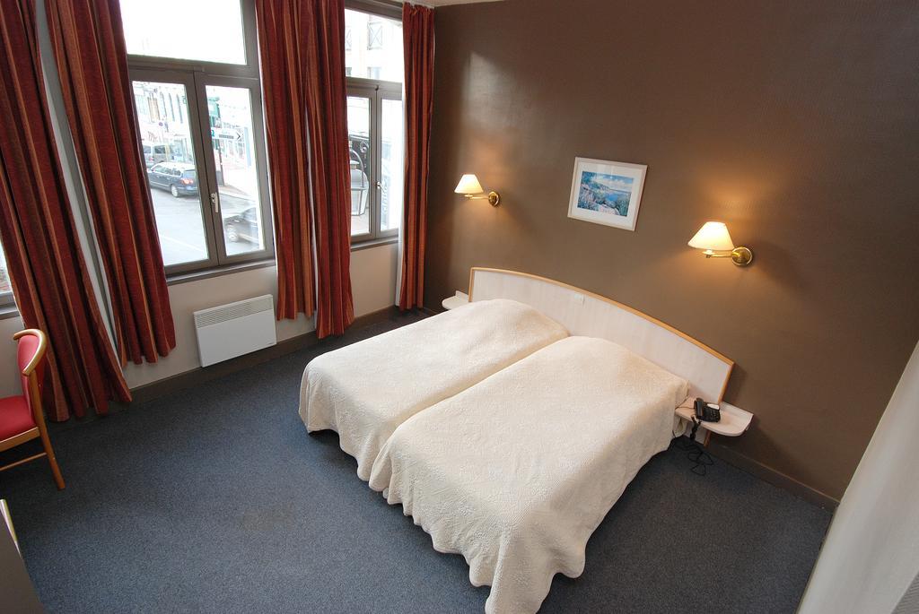 Hotel Les Frangins Saint-Omer  Eksteriør bilde